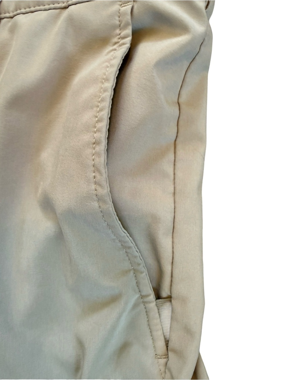 Izod Men's Light Beige Golf Shorts Size 42 - Picture 2 of 9